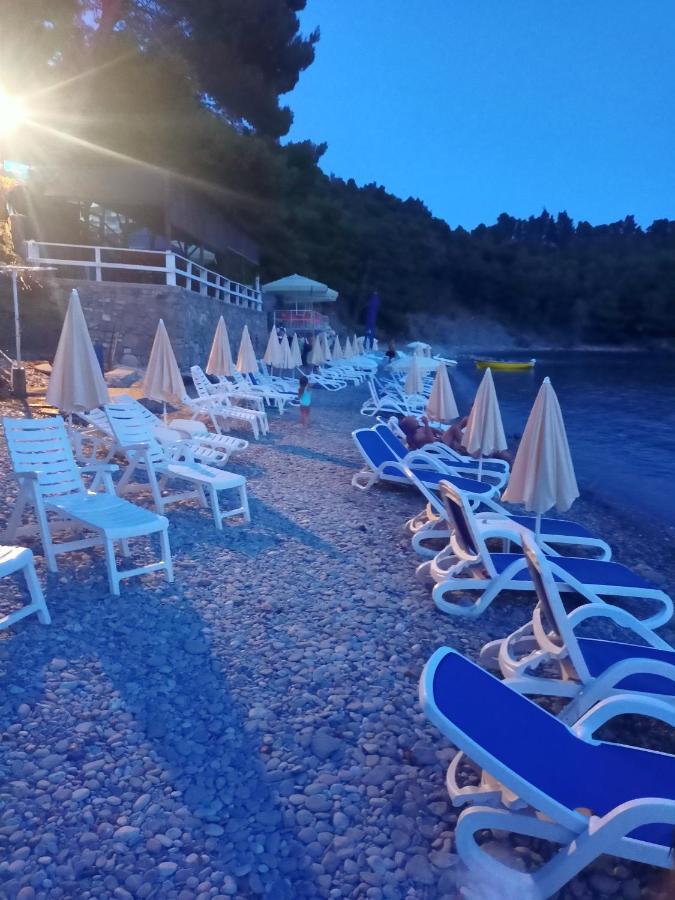 Hotel Anika Sutomore Esterno foto